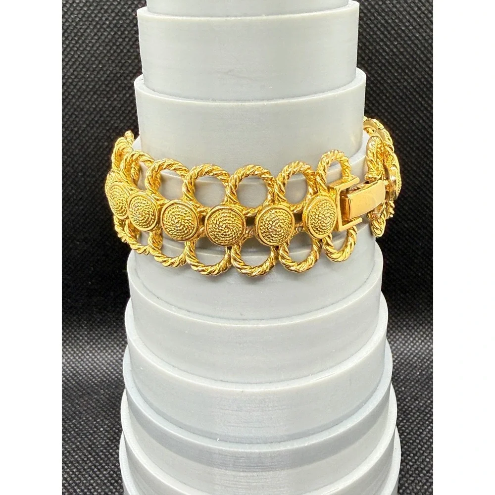 Vintage Gold Tone Textured Rope Link Medallion Bracelet 6.5 Inch